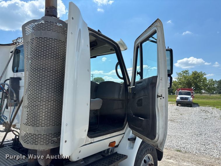 image for item FC1894 2008 International TranStar 8600 semi truck