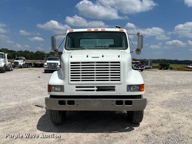 image for item FC1895 1998 International 8100 rollback truck