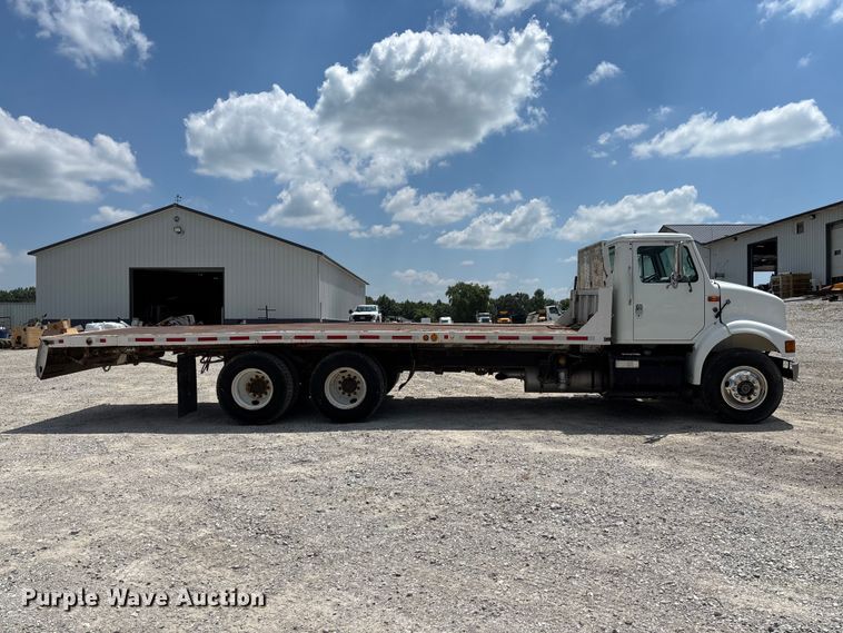 image for item FC1895 1998 International 8100 rollback truck