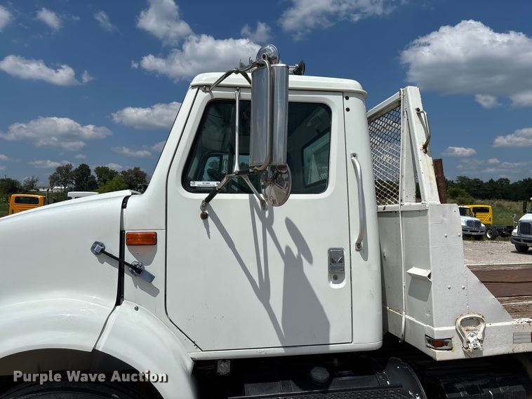 image for item FC1895 1998 International 8100 rollback truck