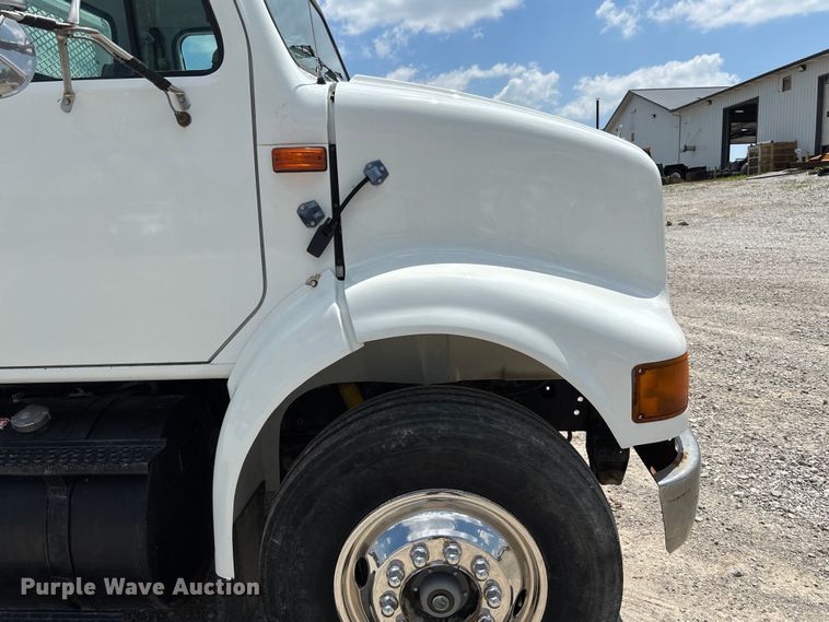 image for item FC1895 1998 International 8100 rollback truck