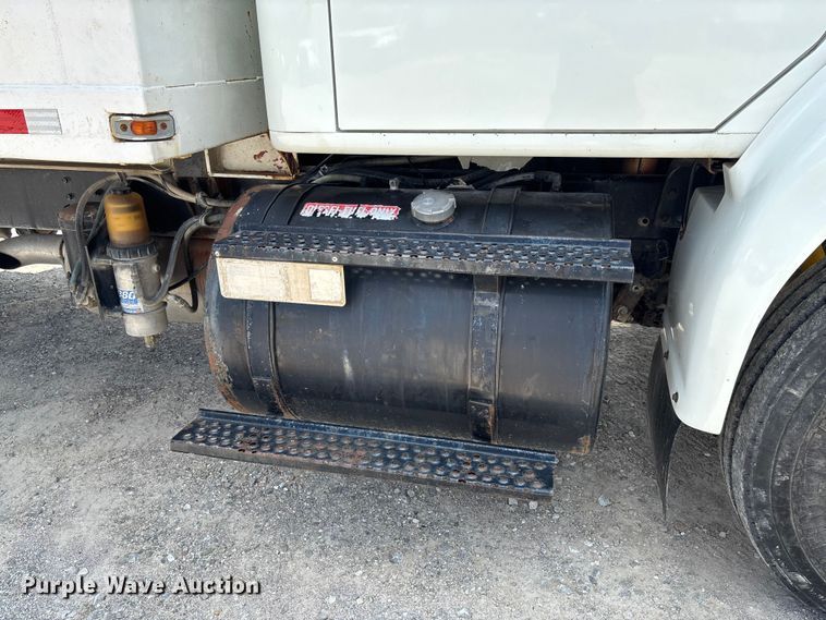 image for item FC1895 1998 International 8100 rollback truck
