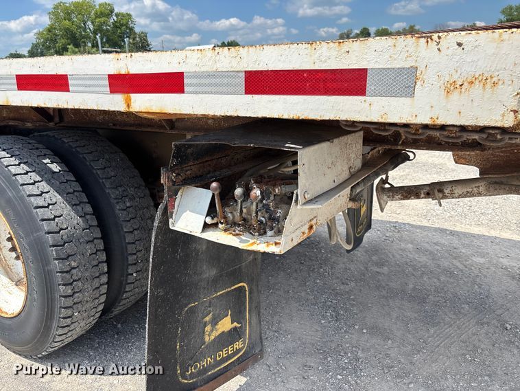 image for item FC1895 1998 International 8100 rollback truck