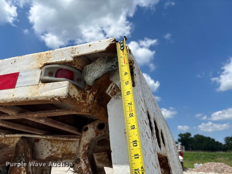 image for item FC1895 1998 International 8100 rollback truck