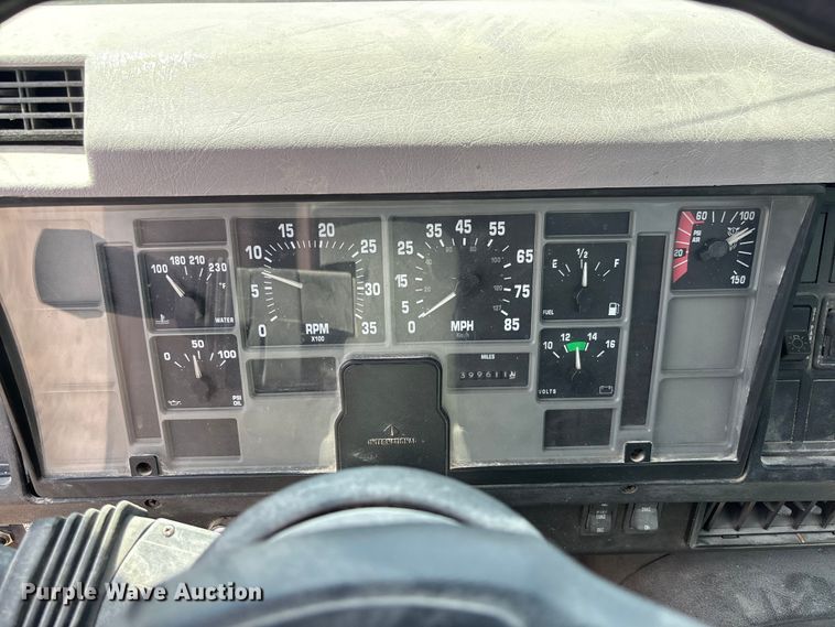 image for item FC1895 1998 International 8100 rollback truck