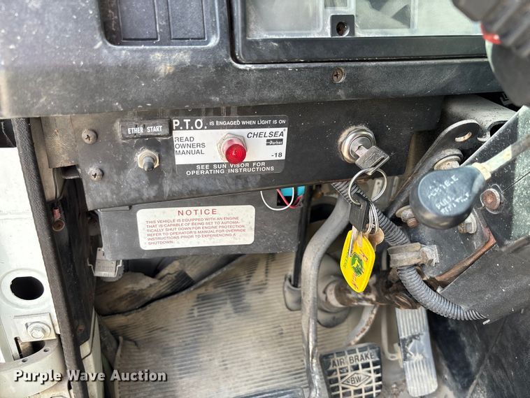 image for item FC1895 1998 International 8100 rollback truck