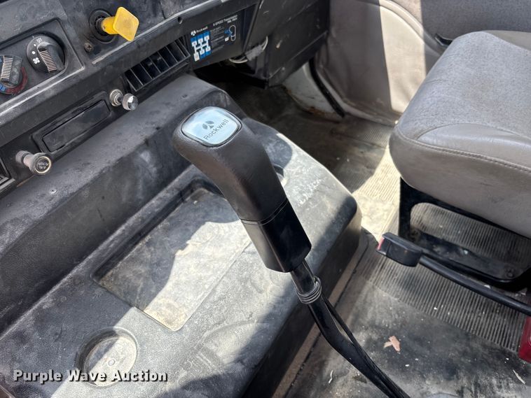 image for item FC1895 1998 International 8100 rollback truck