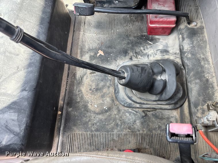 image for item FC1895 1998 International 8100 rollback truck