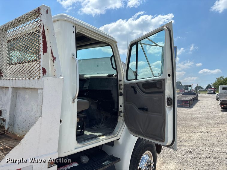 image for item FC1895 1998 International 8100 rollback truck