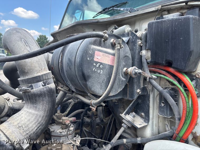 image for item FC1895 1998 International 8100 rollback truck