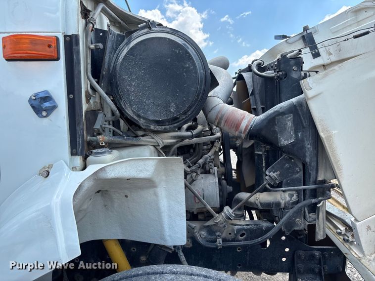 image for item FC1895 1998 International 8100 rollback truck