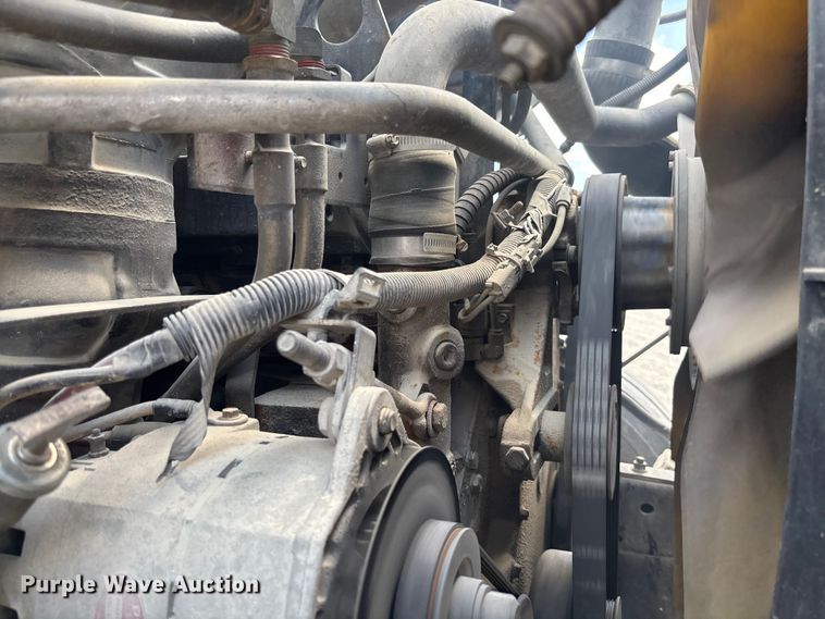 image for item FC1895 1998 International 8100 rollback truck