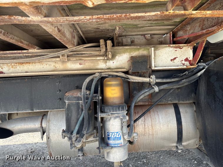 image for item FC1895 1998 International 8100 rollback truck