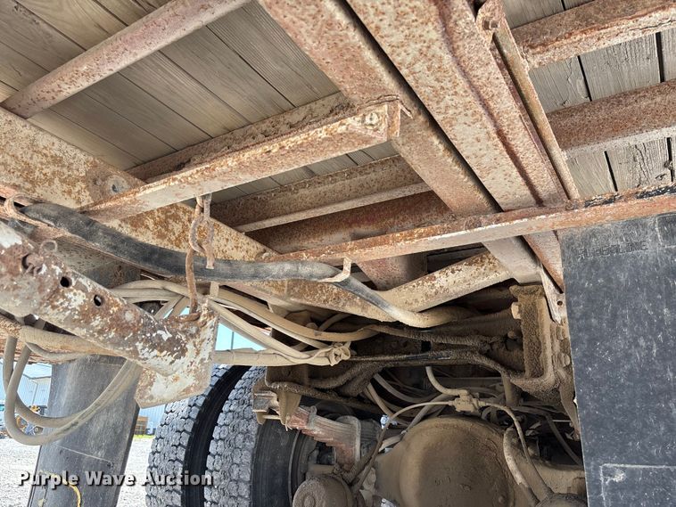 image for item FC1895 1998 International 8100 rollback truck