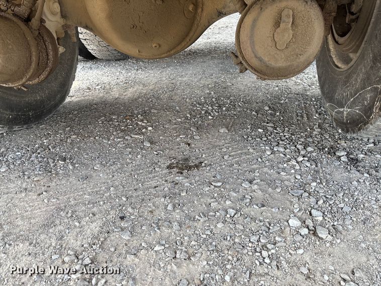image for item FC1895 1998 International 8100 rollback truck