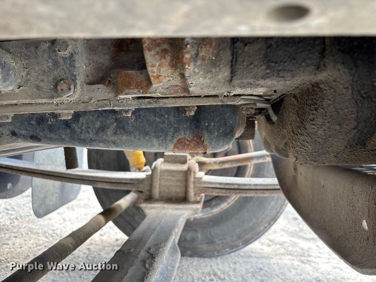 image for item FC1895 1998 International 8100 rollback truck