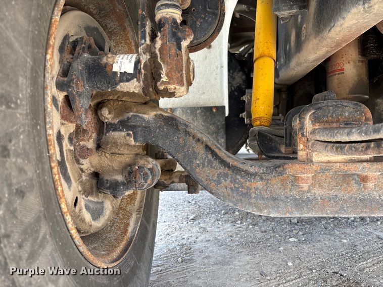 image for item FC1895 1998 International 8100 rollback truck