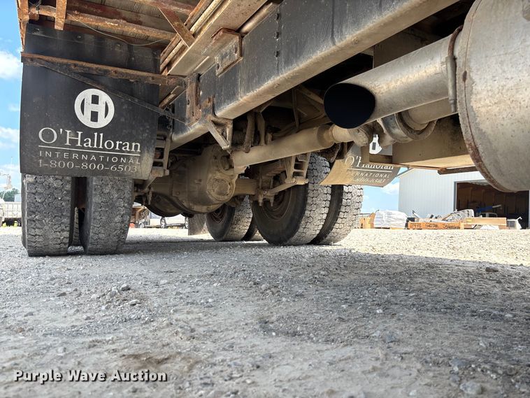 image for item FC1895 1998 International 8100 rollback truck
