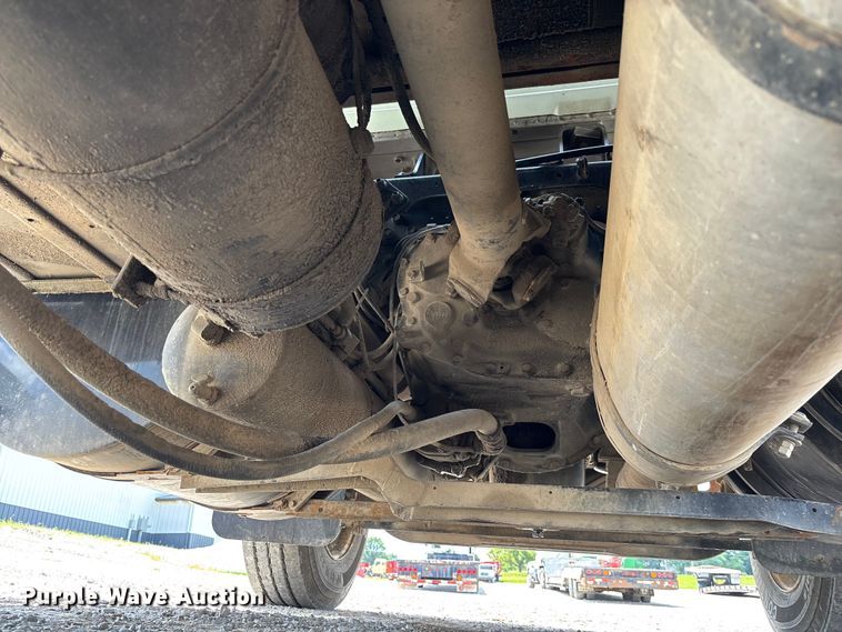 image for item FC1895 1998 International 8100 rollback truck