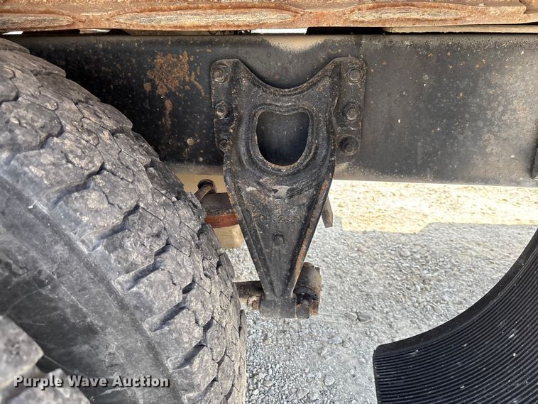 image for item FC1895 1998 International 8100 rollback truck