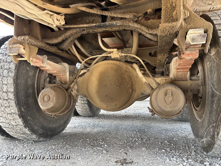 image for item FC1895 1998 International 8100 rollback truck