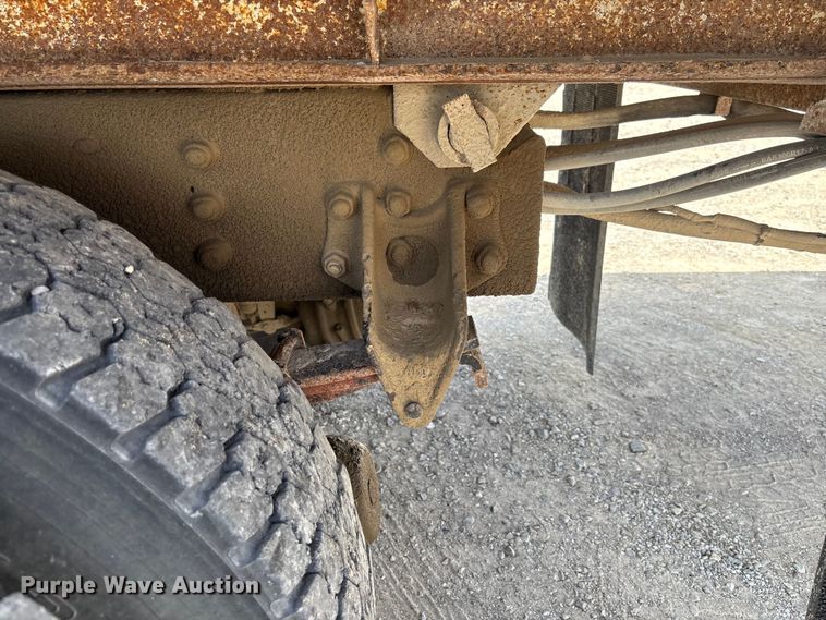 image for item FC1895 1998 International 8100 rollback truck