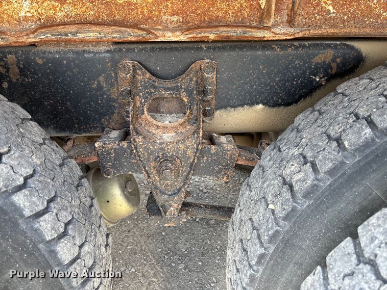 image for item FC1895 1998 International 8100 rollback truck