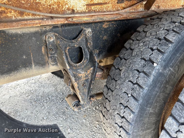 image for item FC1895 1998 International 8100 rollback truck