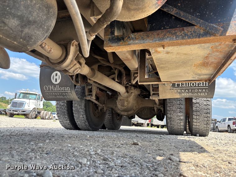 image for item FC1895 1998 International 8100 rollback truck