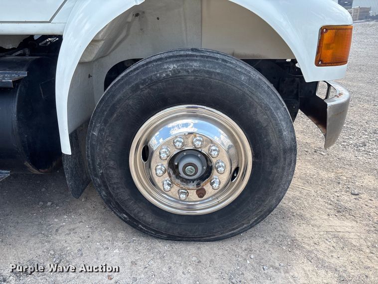 image for item FC1895 1998 International 8100 rollback truck