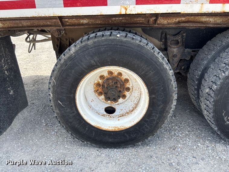 image for item FC1895 1998 International 8100 rollback truck