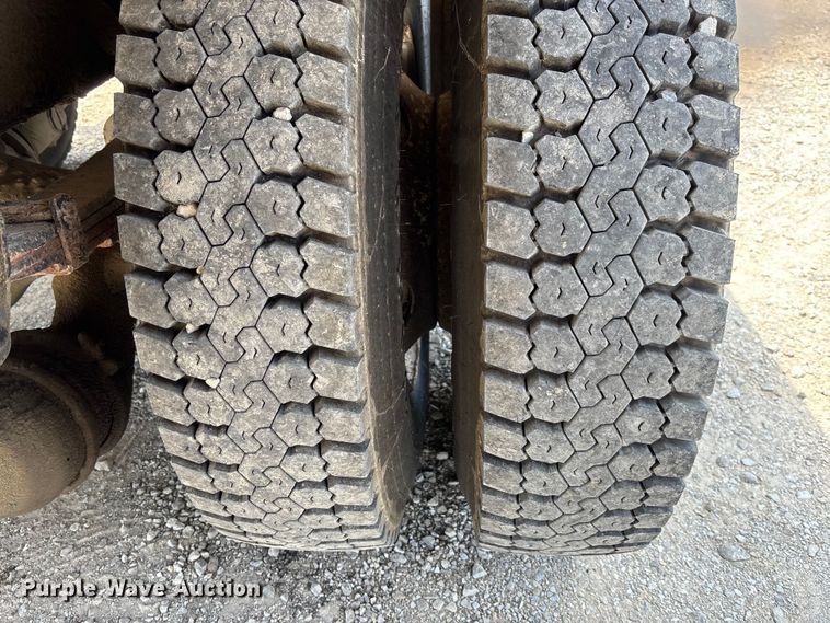 image for item FC1895 1998 International 8100 rollback truck
