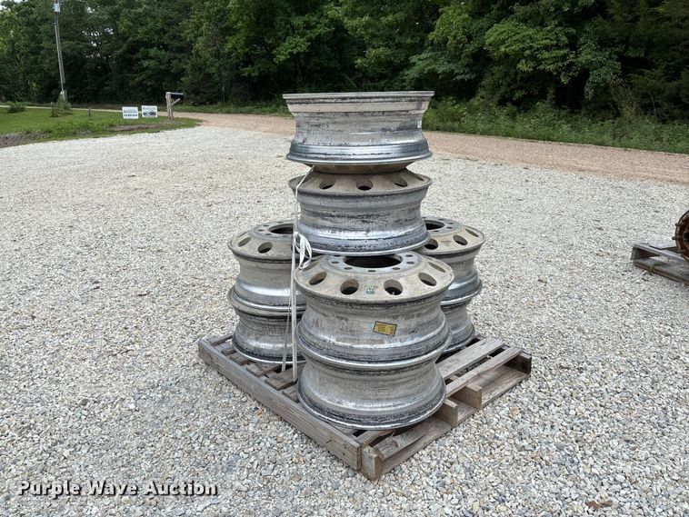 (8) Alcoa 22.5" wheels