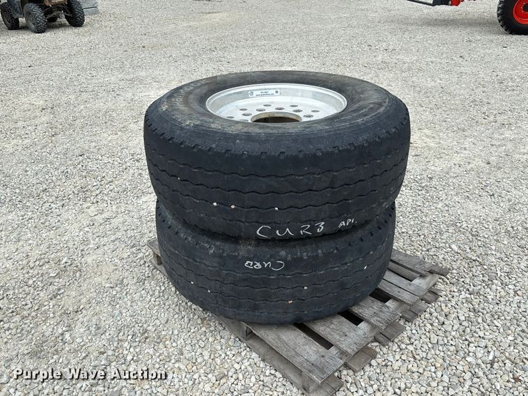 image for item FC1921 (2) Hankook AH32 425/65R22.5 tires and wheels