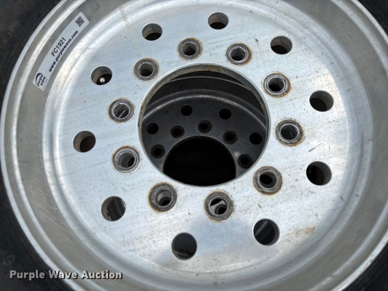 image for item FC1921 (2) Hankook AH32 425/65R22.5 tires and wheels