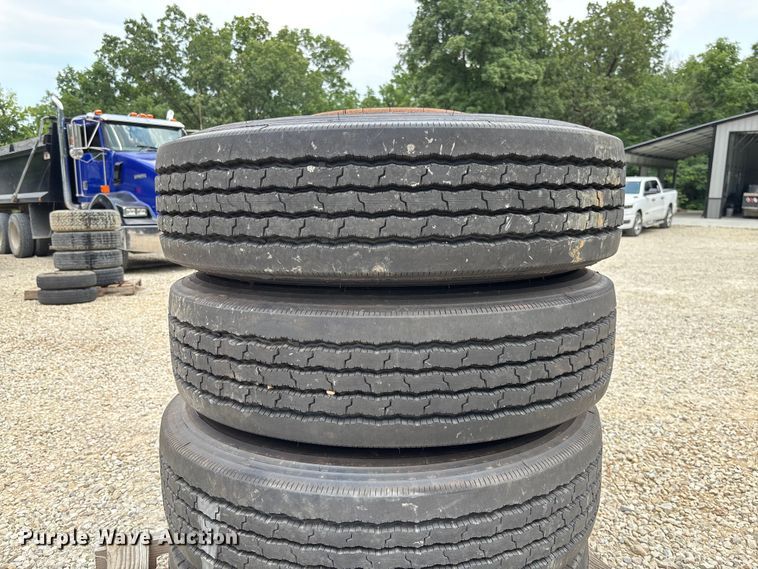 image for item FC1922 (6) 255/75R22.5 tires and wheels