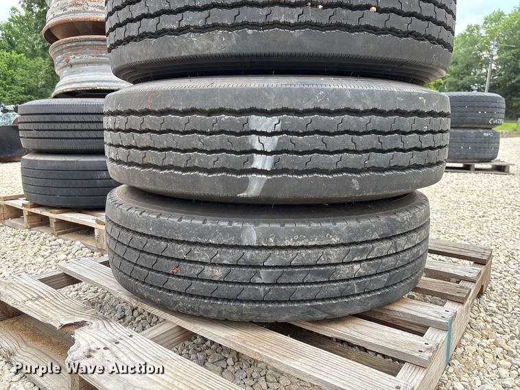 image for item FC1922 (6) 255/75R22.5 tires and wheels