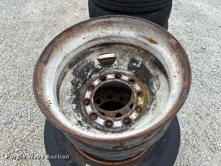image for item FC1922 (6) 255/75R22.5 tires and wheels