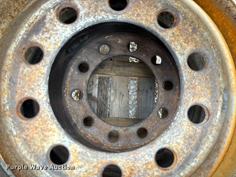 image for item FC1922 (6) 255/75R22.5 tires and wheels