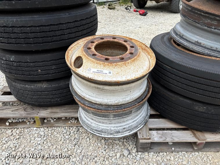 image for item FC1922 (6) 255/75R22.5 tires and wheels