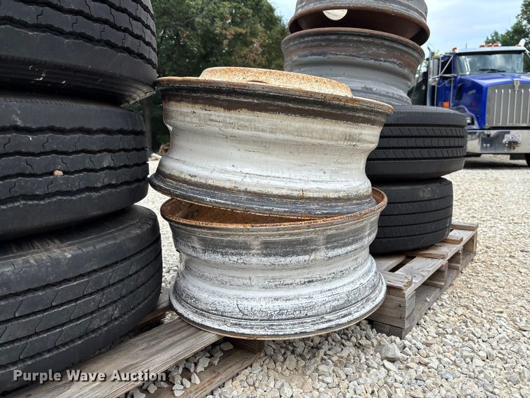image for item FC1922 (6) 255/75R22.5 tires and wheels