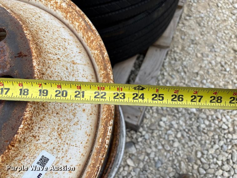 image for item FC1922 (6) 255/75R22.5 tires and wheels