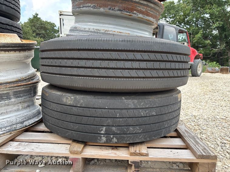 image for item FC1922 (6) 255/75R22.5 tires and wheels