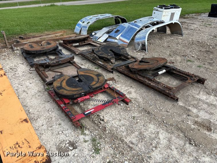 image for item FC1929 (6) sliding fifth wheel plates