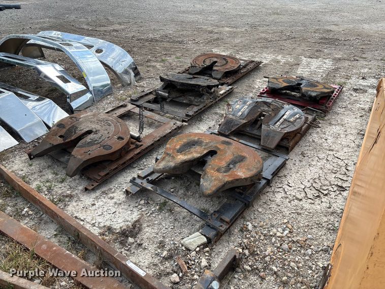 image for item FC1929 (6) sliding fifth wheel plates