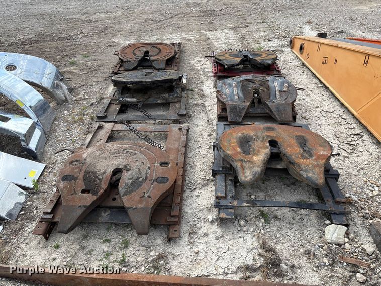 image for item FC1929 (6) sliding fifth wheel plates