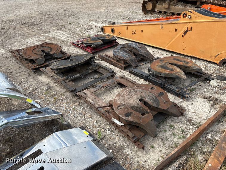 image for item FC1929 (6) sliding fifth wheel plates