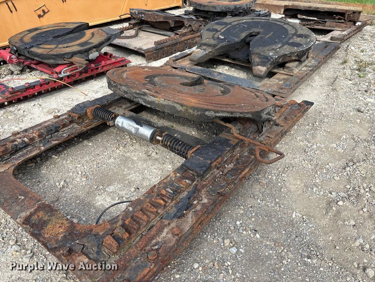 image for item FC1929 (6) sliding fifth wheel plates