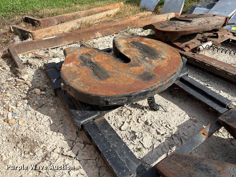 image for item FC1929 (6) sliding fifth wheel plates