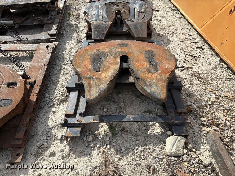 image for item FC1929 (6) sliding fifth wheel plates